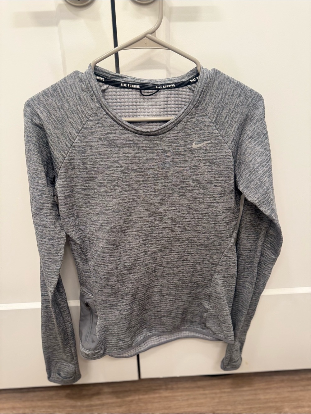 Nike Women's Heather Gray Long-Sleeve Crew Performance Top